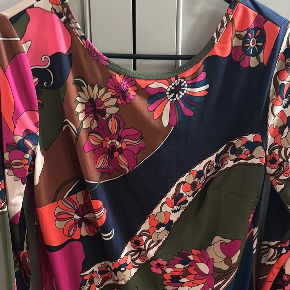 Trina Turk floral retro 3/4 sleeve dress sz medium - Picture 2 of 5